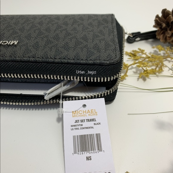 Michael Kors JST Large Zip Wallet - Picture 7 of 7